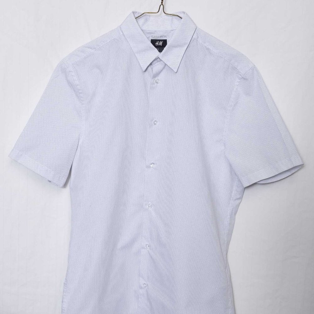 H&M Slim-fit White Polka Dot Short Sleeve Button-up Men's Small